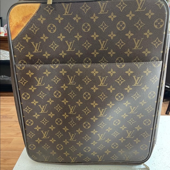 authentic louis vuitton luggage